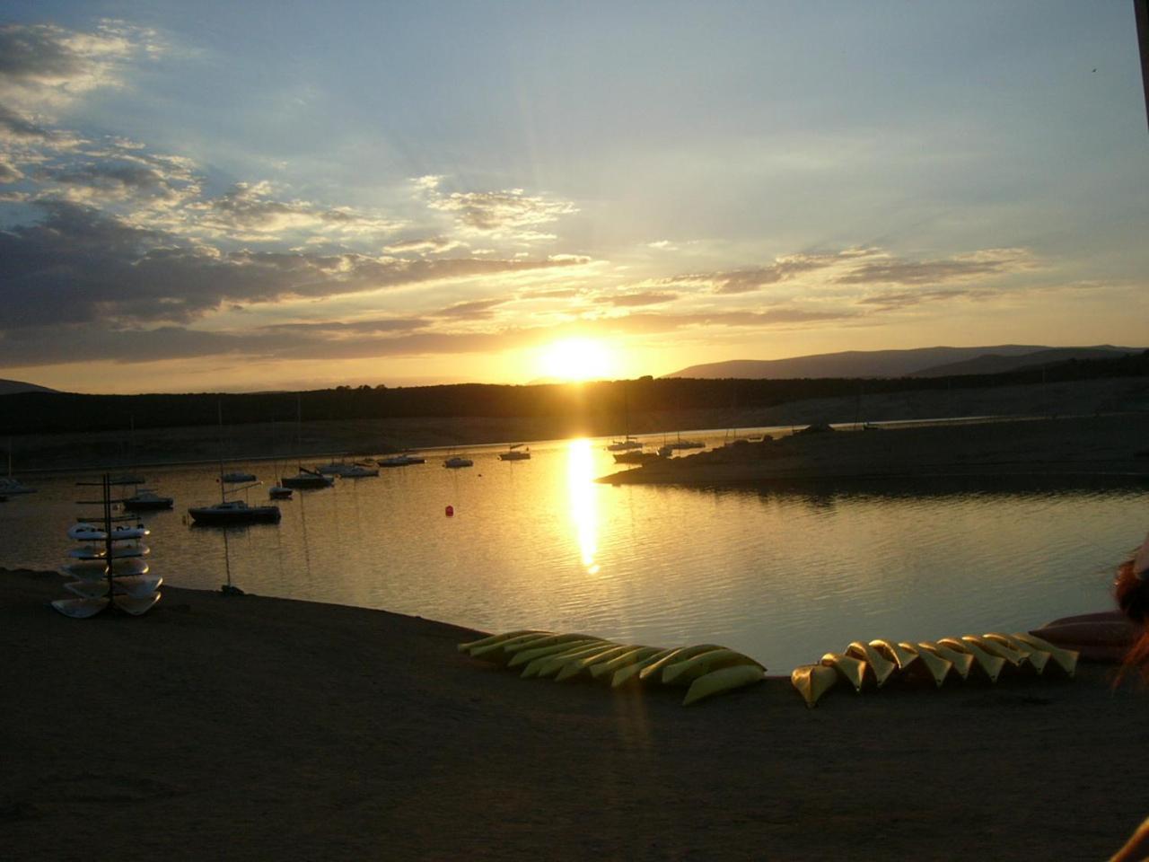 Camping De Cervera De Buitrago Zewnętrze zdjęcie